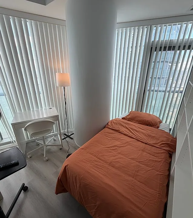 14 York St #3505B