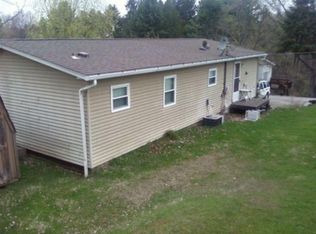2518 Blacks Ln, New Kensington, PA