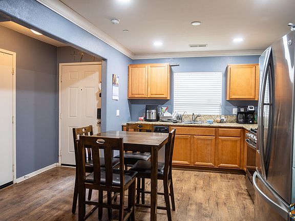 3rd image of 618 McCarran Dr