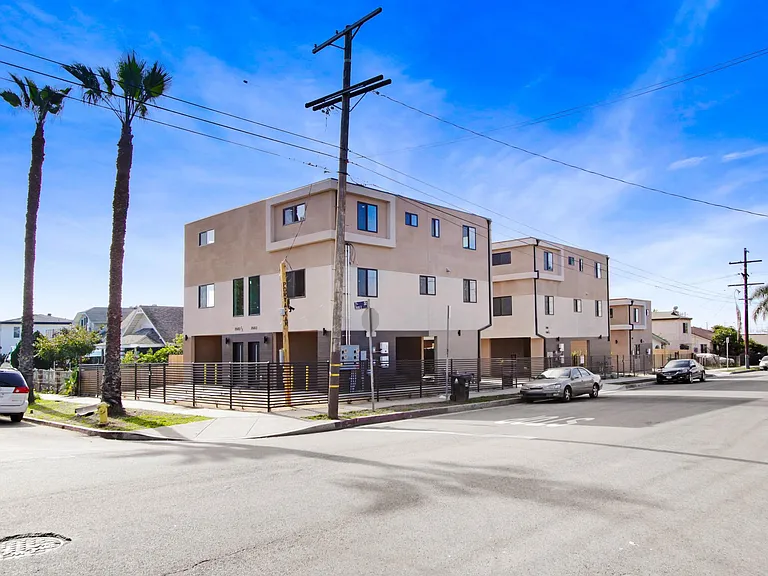 3502 E 7th St — Photo 5
