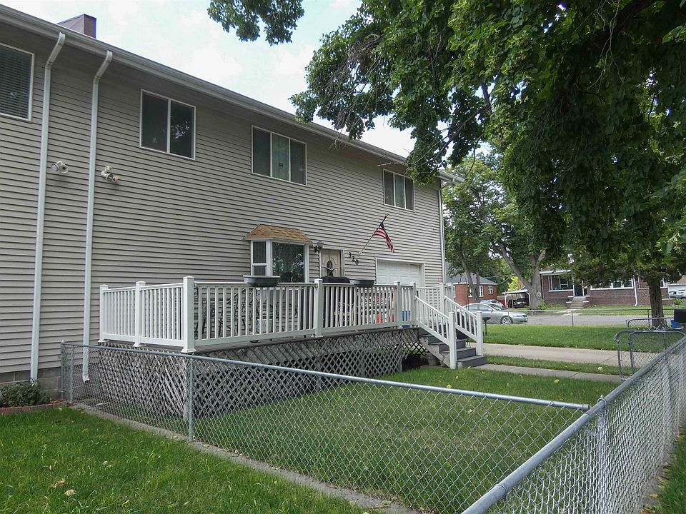 2nd image of 320 N Elm St.