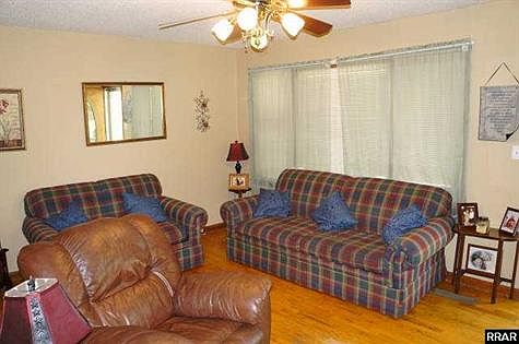 2nd image of 649 Gaylord St