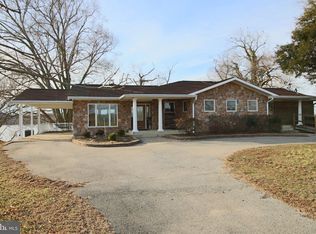 7742 Swan Ln, Owings, MD
