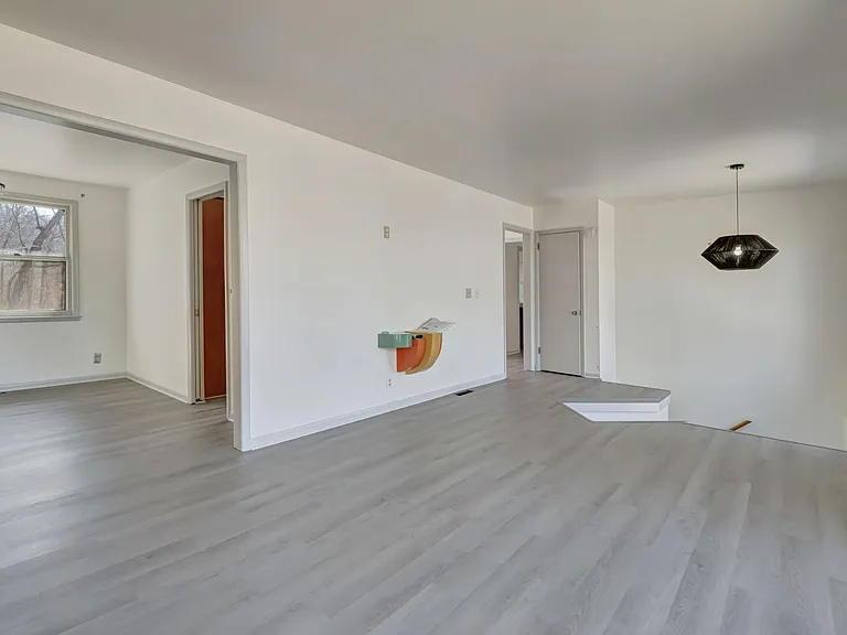 6469 Fleetwood Dr — Photo 6