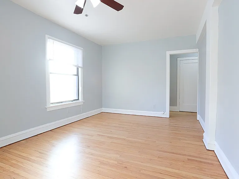 4600 Beacon — Photo 15