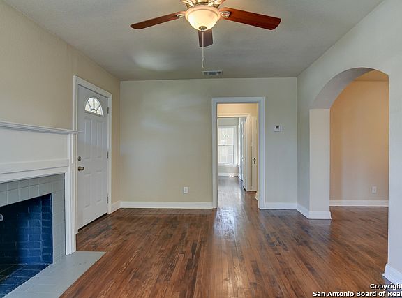 4th image of 722 Elmwood Dr