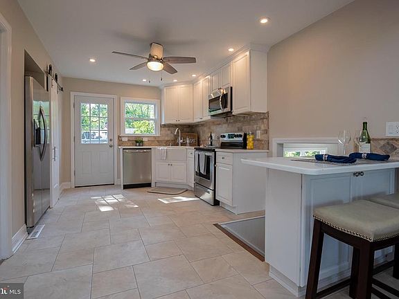 5th image of 101 Delview Dr