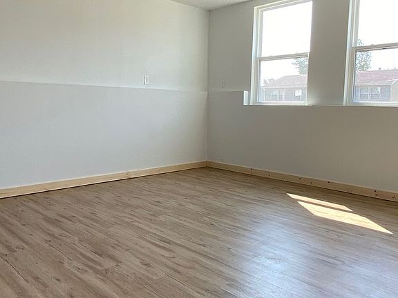 3rd image of 406 Melody Ln #4