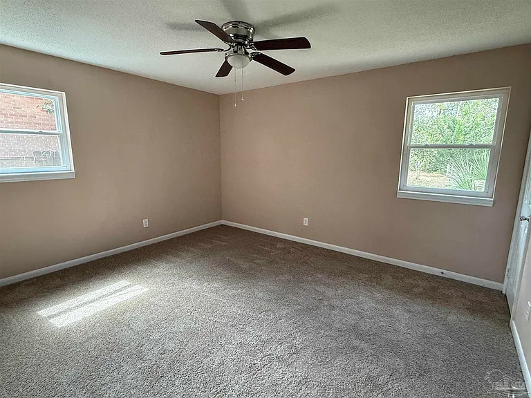 7845 Le Jeune Dr — Photo 17