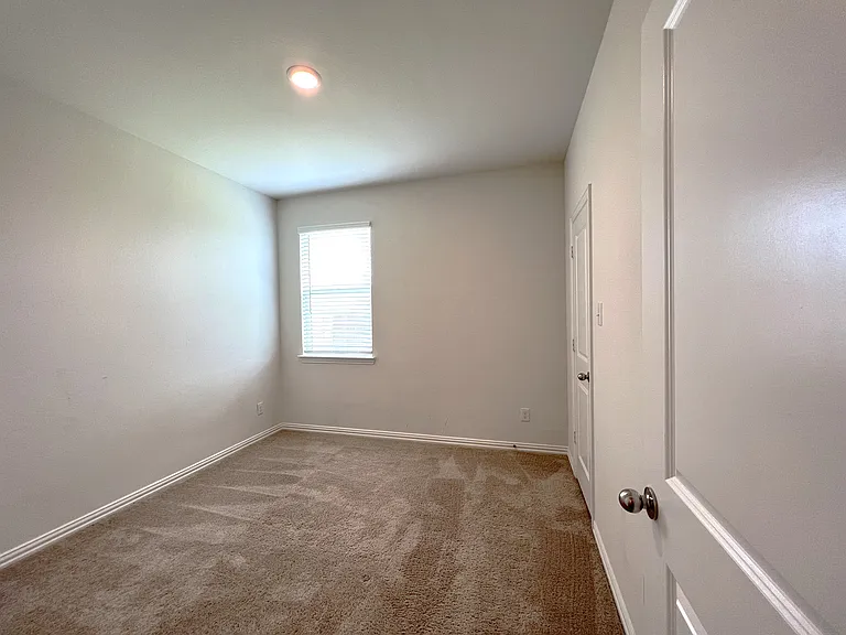 1511 Avery Pointe Dr — Photo 21
