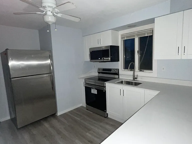 90 Taylor Ave — Photo 8
