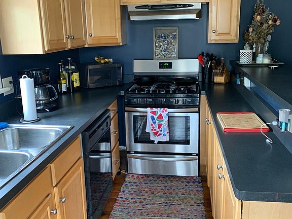 3rd image of 125 S Cherry St #2