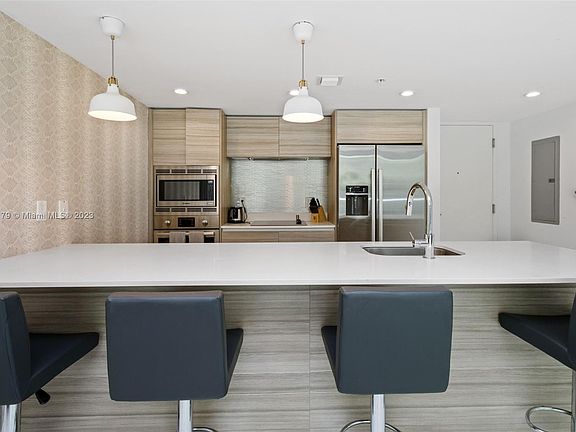 4th image of 6620 Indian Creek Dr Unit 101