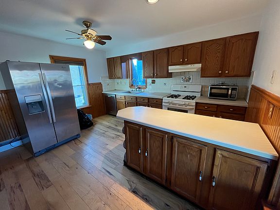 3rd image of 226 Court St #1