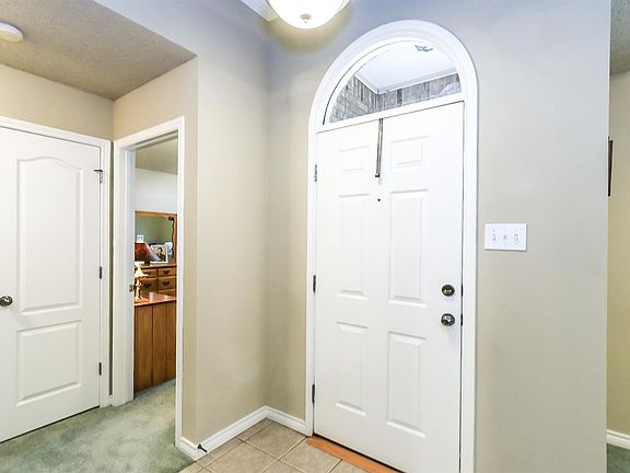 3rd image of 6720 86th St