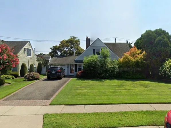 (undisclosed Address), Hicksville, NY 11801
