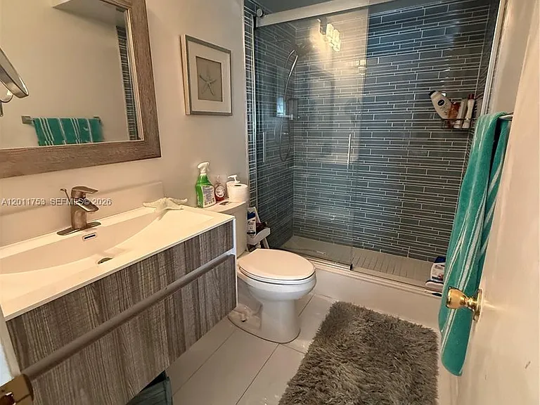 500 NE 14th Ave #302 — Photo 2