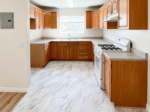 3rd image of 212-218 San Pascual Ave