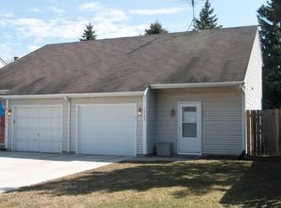 1723 Richard Ave, Aurora, IL 60505