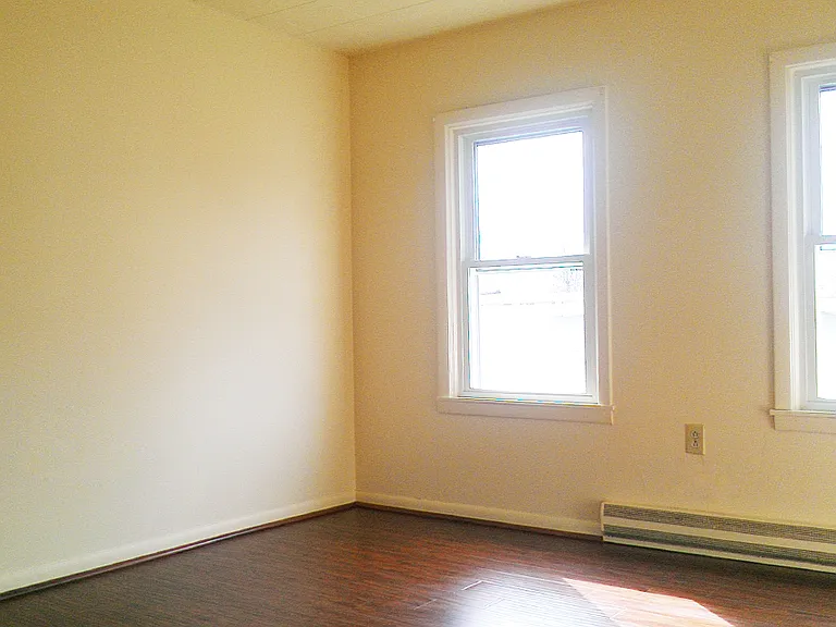 365 1/2 Saint Paul St — Photo 2