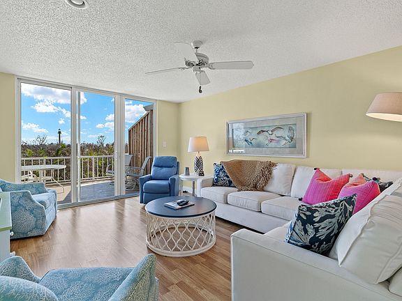 5th image of 200 Periwinkle Way Unit 319