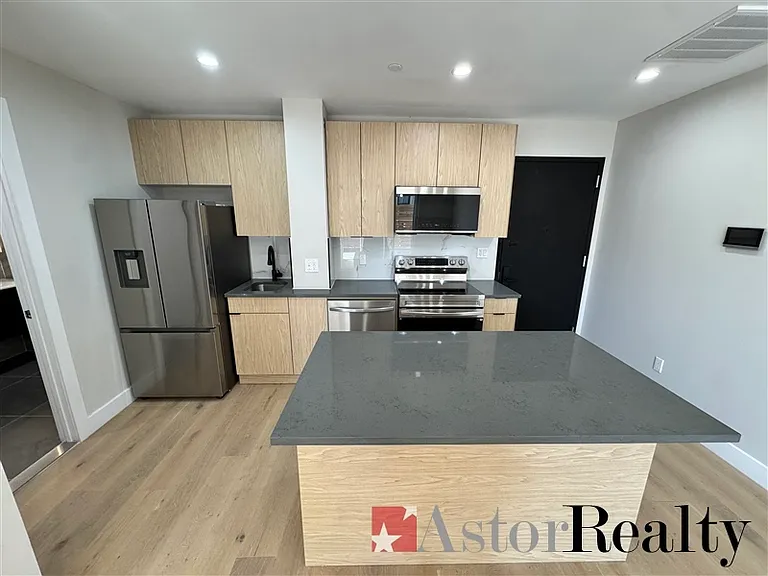 30-85 31st St #2E — Photo 4