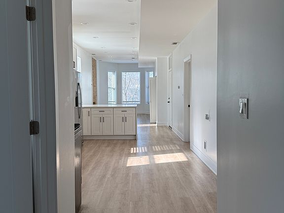 3rd image of 1535 S Sawyer Ave #1