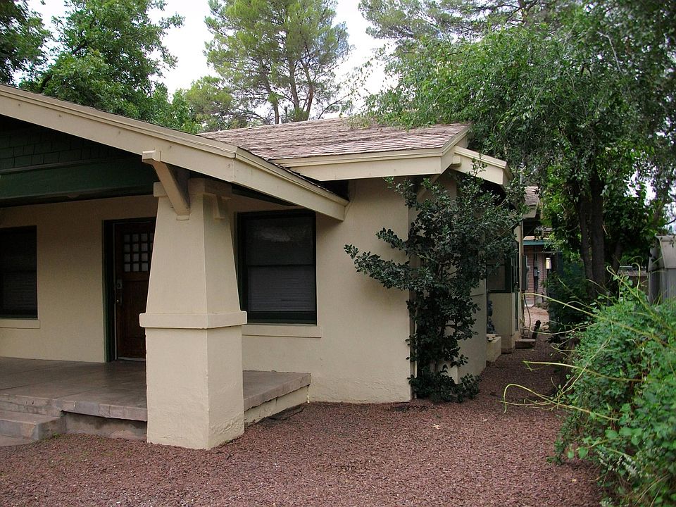 R side of front yard