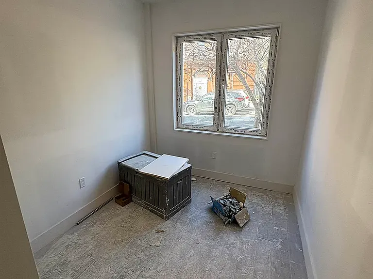 1670 Nelson Ave #1B — Photo 5