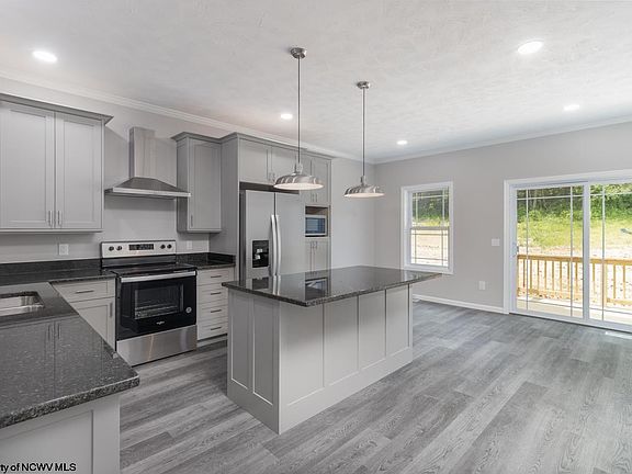 3rd image of 129 Frisco Ln
