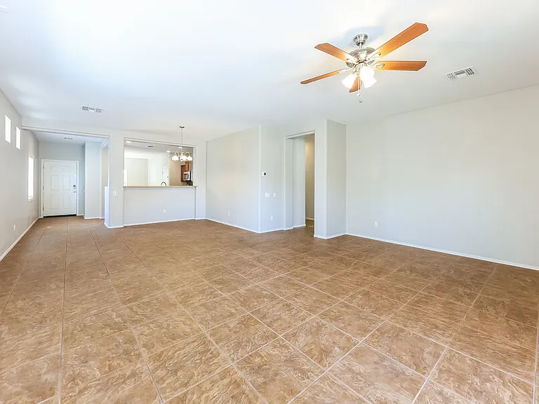 5438 W Pollack St — Photo 4