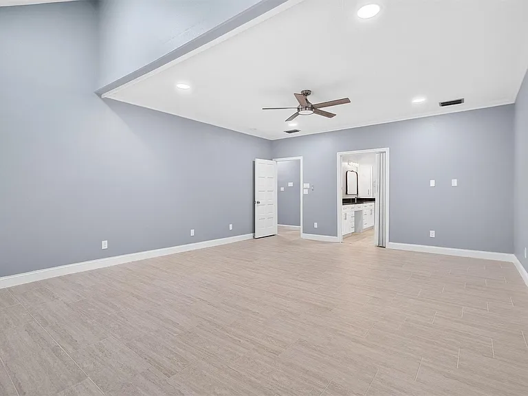 1032 Townplace St — Photo 16