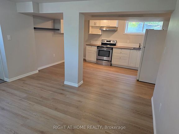4th image of 35 Oak St