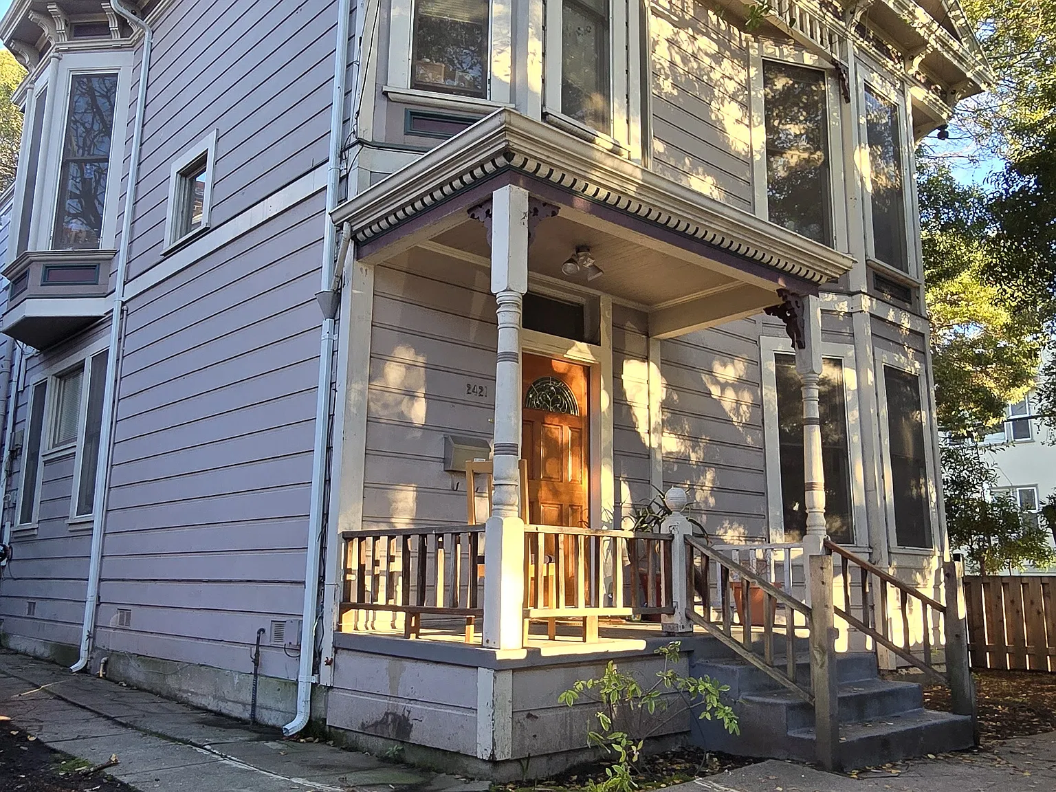 8 bed, $12,500 — Photo 1