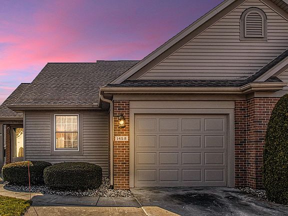 2nd image of 1458 Willow Ct