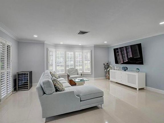 4th image of 1299 S Ocean Boulevard #L5