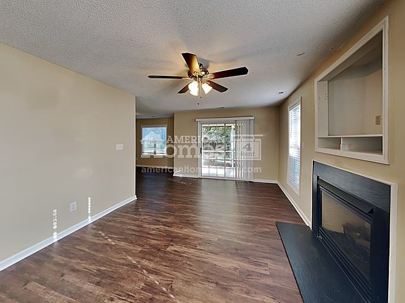 4th image of 4419 Armitage Dr