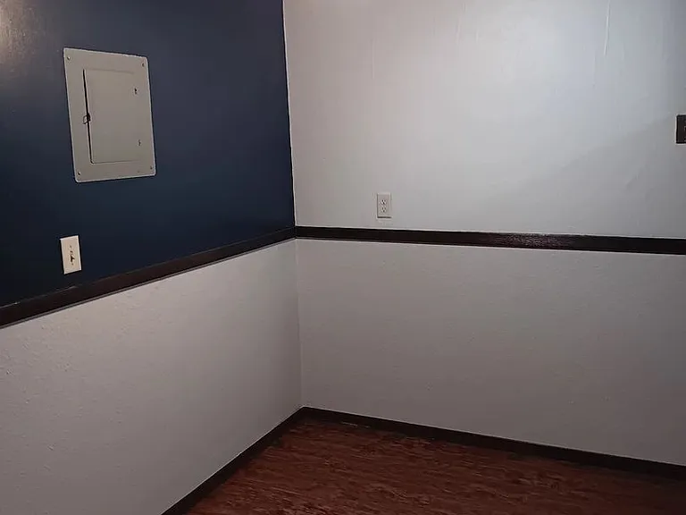1811 Allison Dr — Photo 2