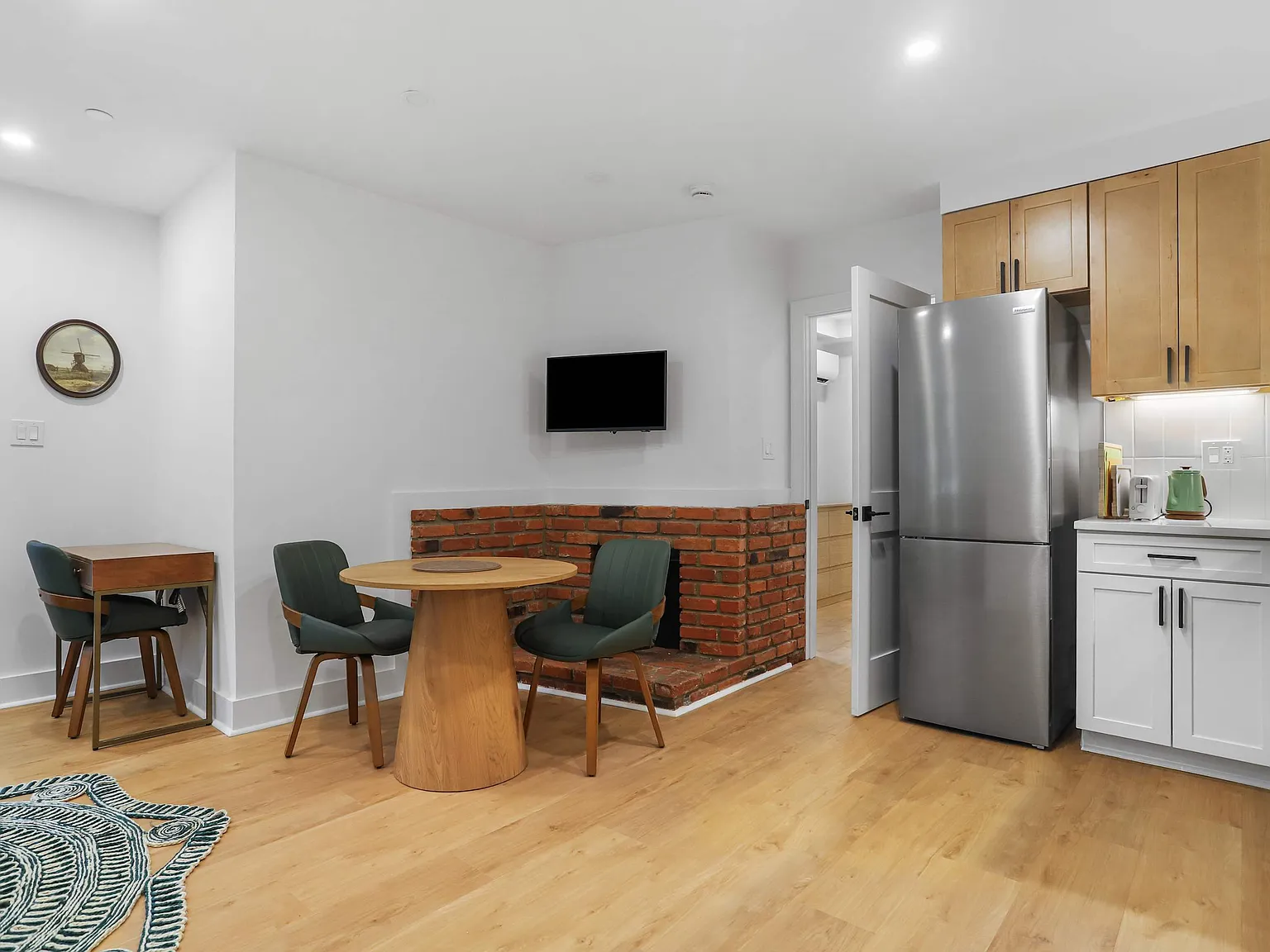 1 bed, 450 sqft, $3,990 — Photo 4