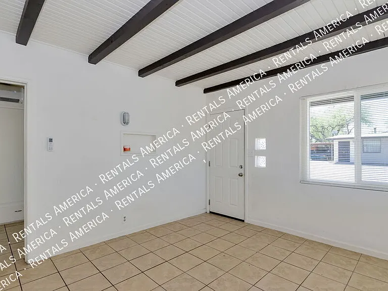 3048 N Sparkman Blvd — Photo 5