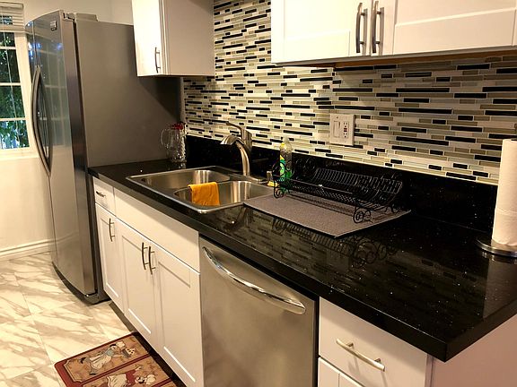 3rd image of 807 N Alfred St APT 4