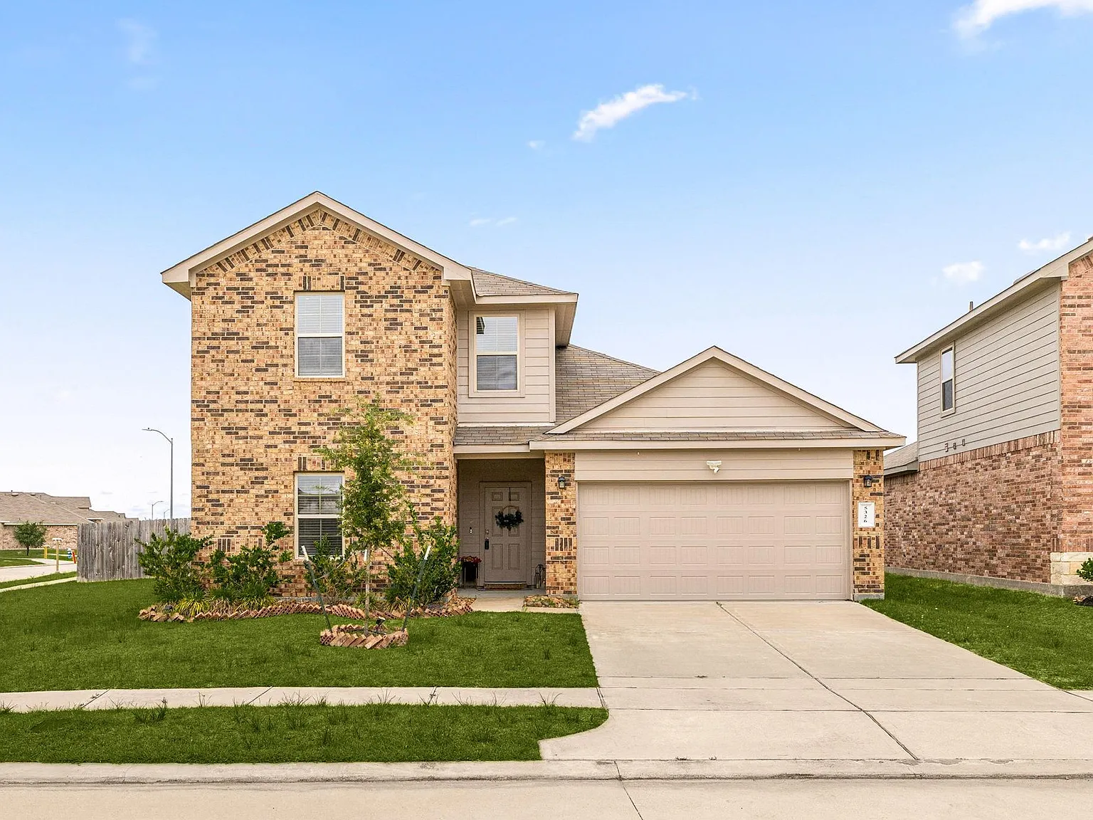 4 bed, 3.0 bath, 2616 sqft, $2,450 — Photo 1