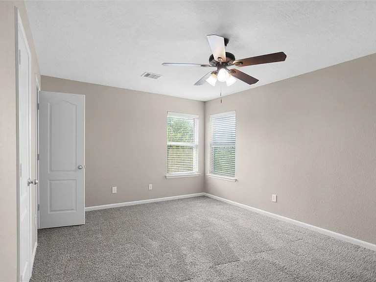 692 Casual Ln — Photo 26