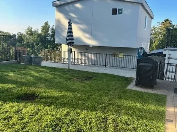 26173 Abdale St, Newhall, CA