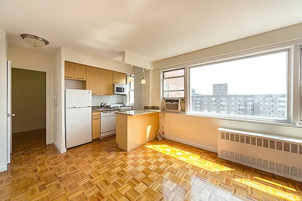 Rented by Bohemia Realty Group | media 32