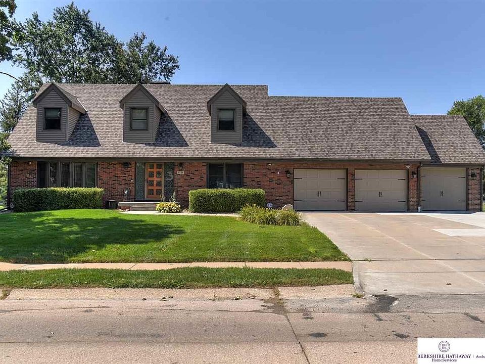 1st image of 5536 Oak Hills Dr