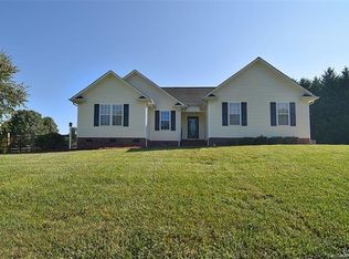 1512 Stonesthrow Dr, Bessemer City, NC 28016