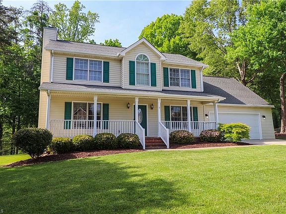 3rd image of 1111 Fox Hunt Ln