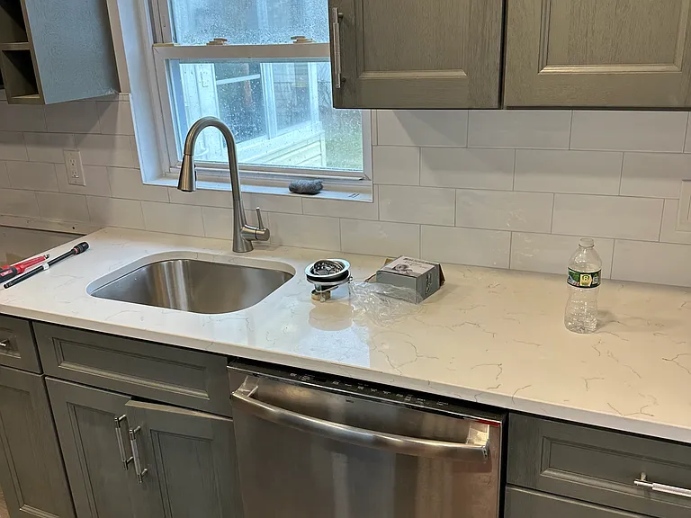 74 Robert St — Photo 7
