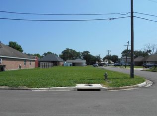 1804 N 21st St, Nederland, TX 77627